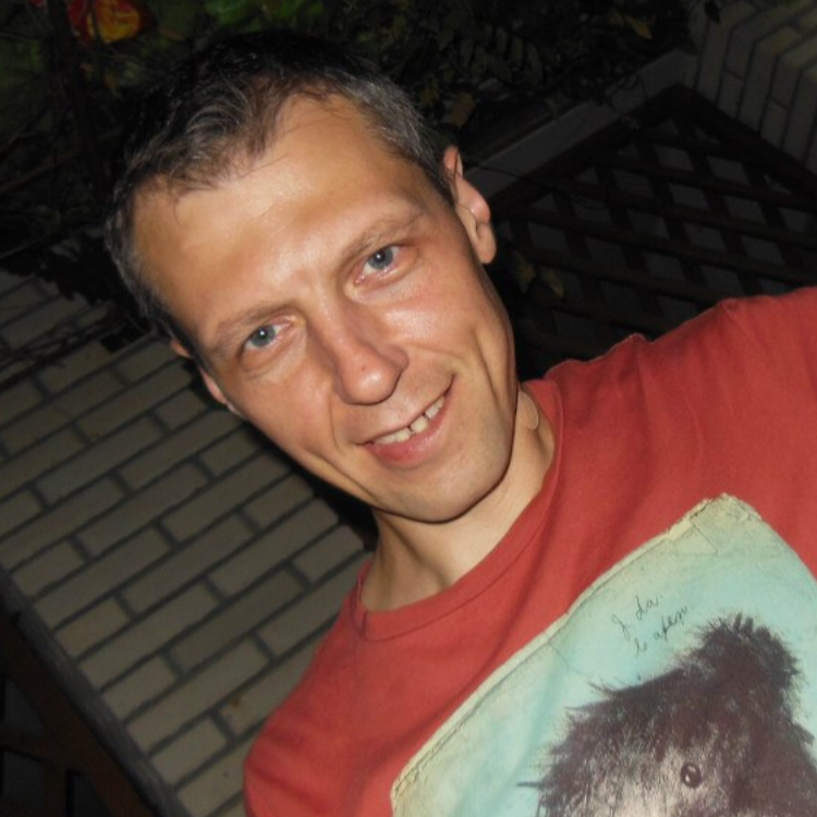 Денис Санин