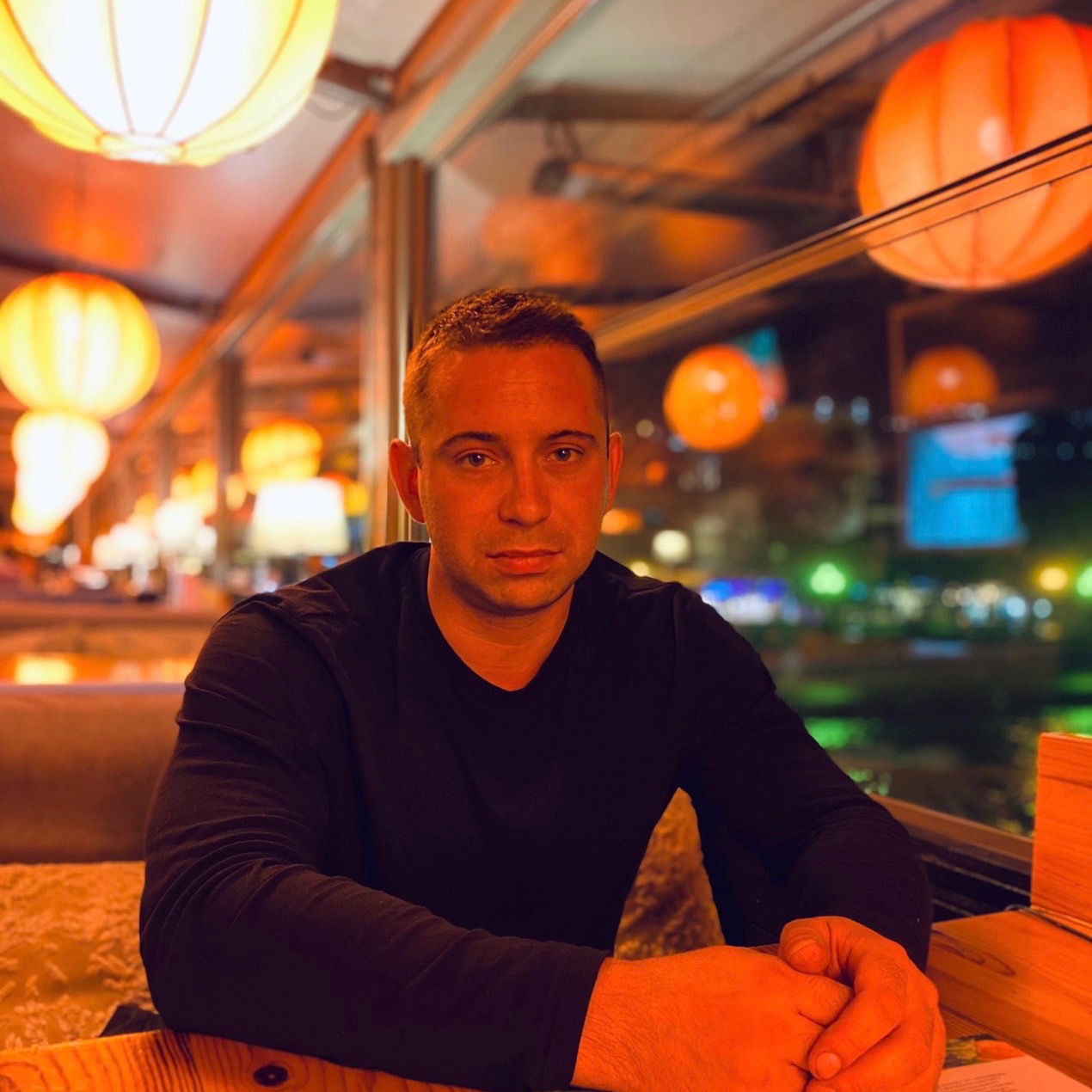 Антон Романенко