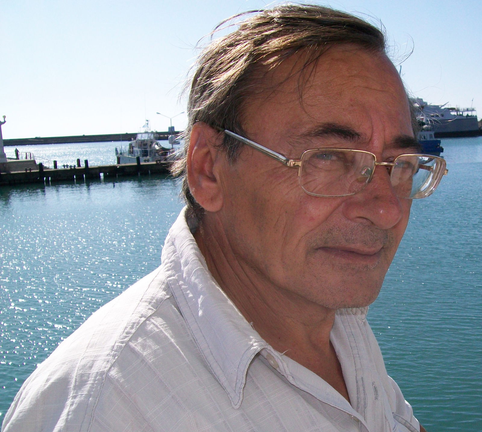 Александр Юрьевич Бондаренко