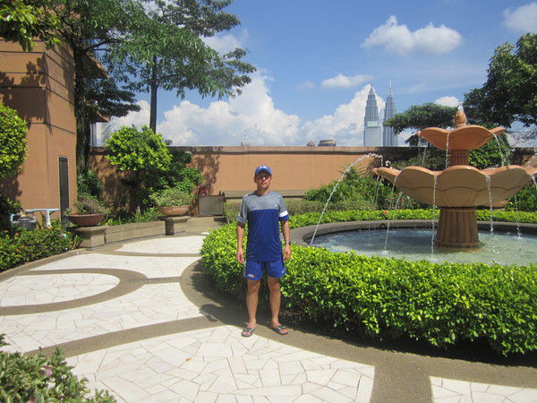 Хусниддин Шодмонов