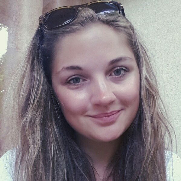 Лена Леонова