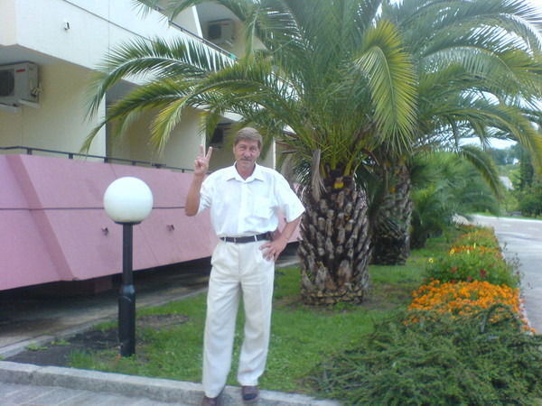 Анатолий Макаров