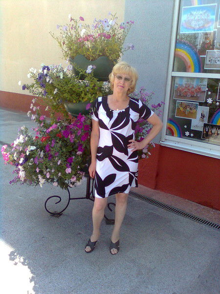 Люба Попова