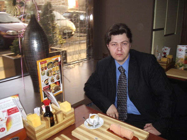 Дмитрий Артамонов