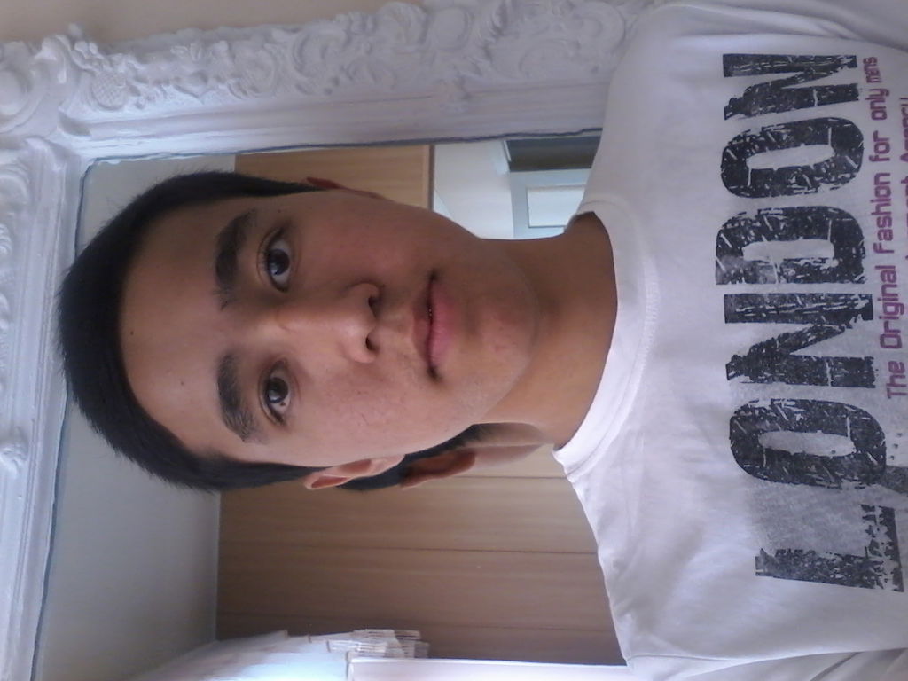 Умид Махмудов