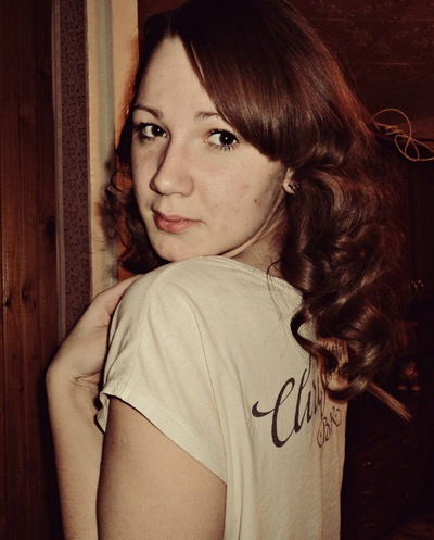 Алена Попова