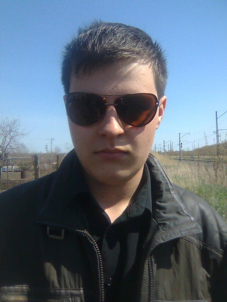 Роман Честнов