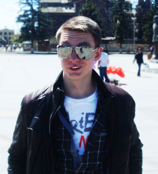 Денис Шульженко