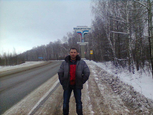 Владислав Емельянов