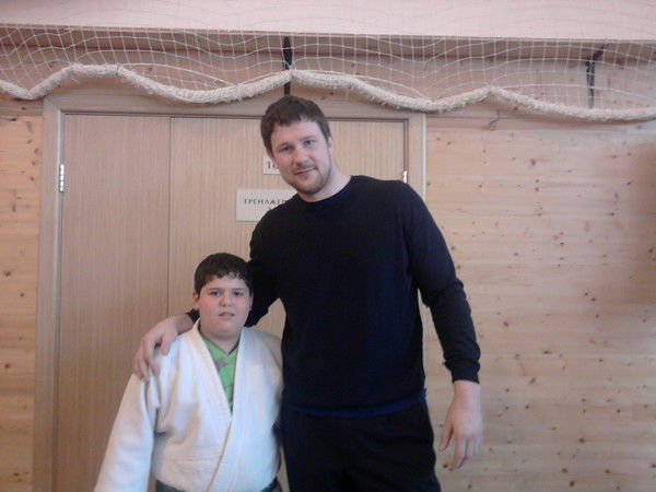 Алишер Файзиев