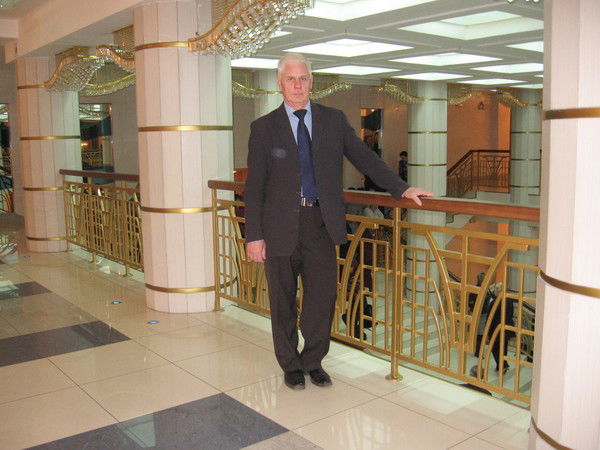 Анатолий Сазонов