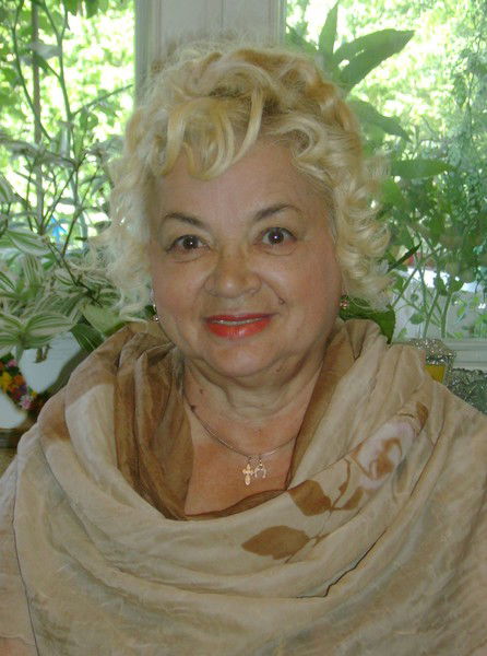 Римма Лавренова