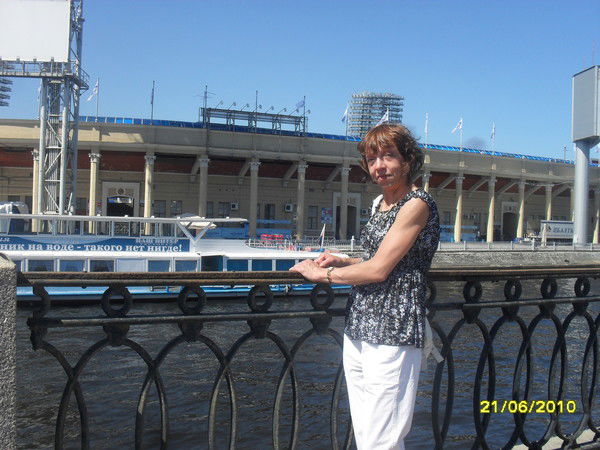 Анна Попова