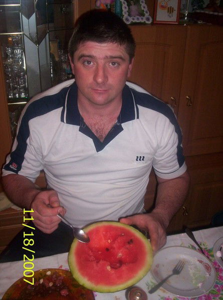 Николай Леонов