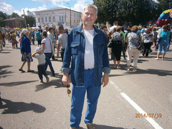 Александр Петров