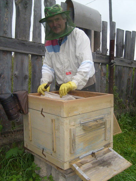 Борис Жуков