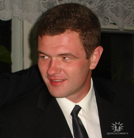 Евгений Ларионов