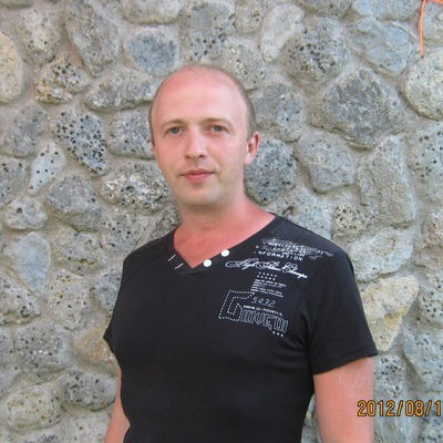 Виктор Олейник