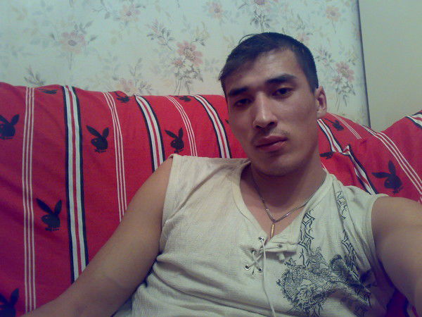 Низом Акрамов