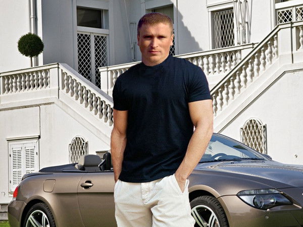 Виктор Савеличев