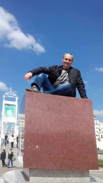 Александр Леонтьев