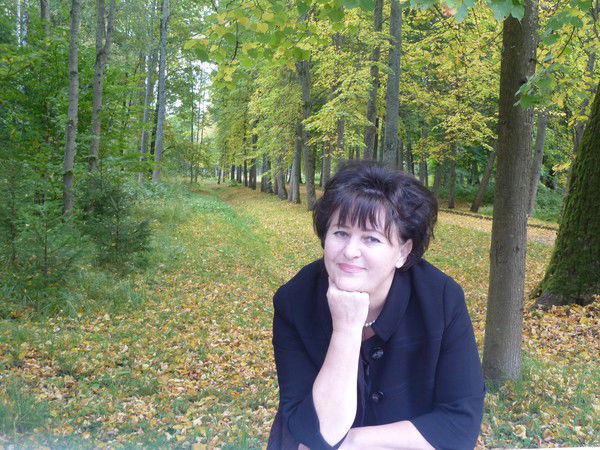 Елена Озерова