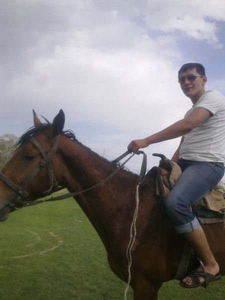 Фархат Ажибеков