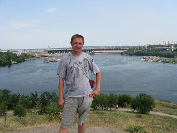 Паша Сафонов