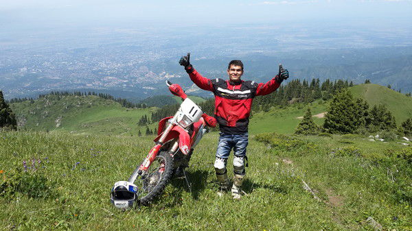 Руслан Абутханов