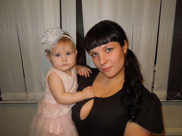 Аня Холамханова