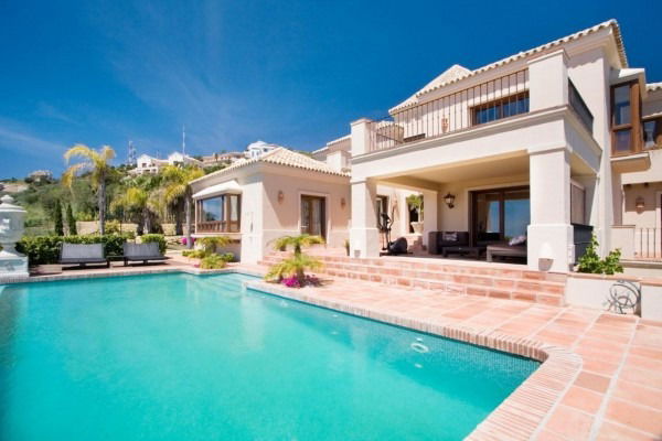 Райхан Жахметова