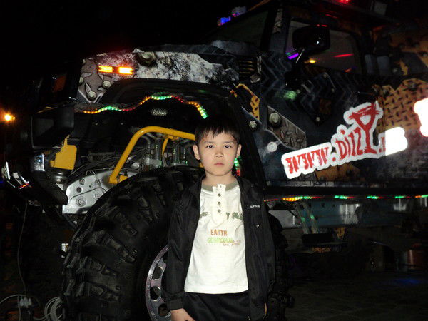 Жандос Муканов