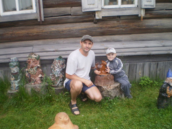 Виктор Петров