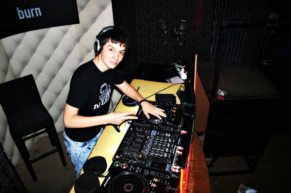 Dj Light (Nightlife Pg)