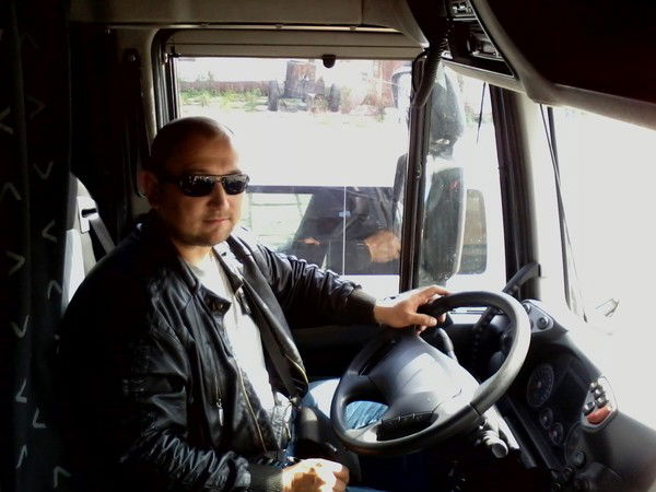 Максим Манохин