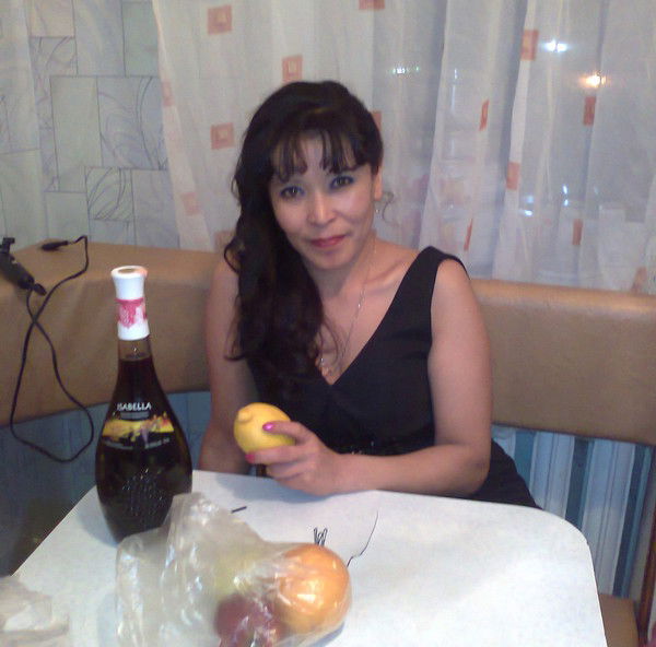 Айман Дюсекина