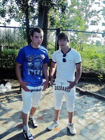 Алексей (-(-(*_*)-)-)