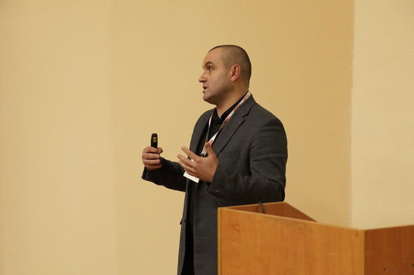 Денис Кривошапов