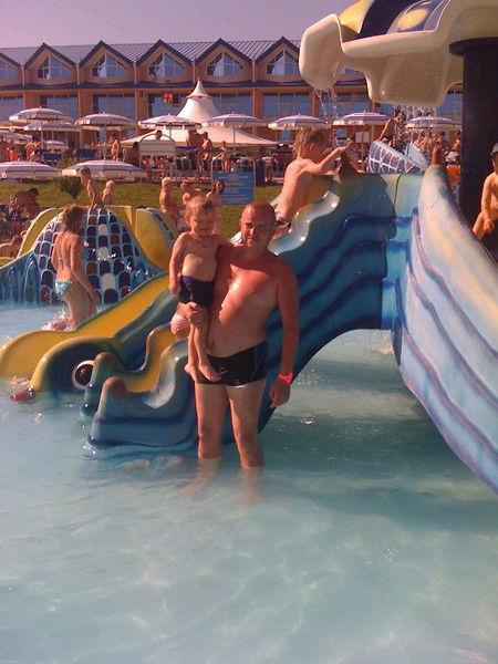 Антон Николаев