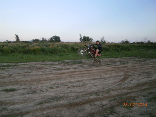 Неизвестно Неизвестно