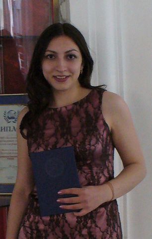 Арина Холодилова