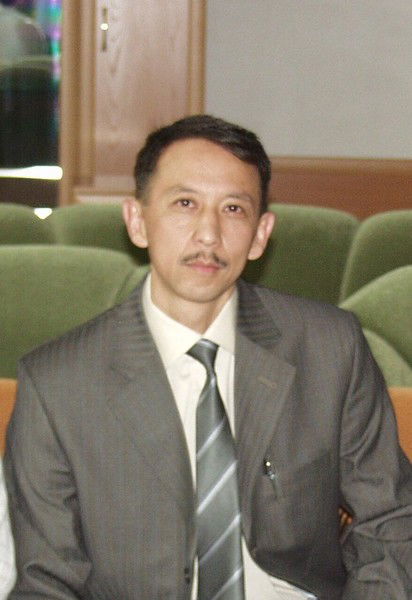 Азиз Наханов