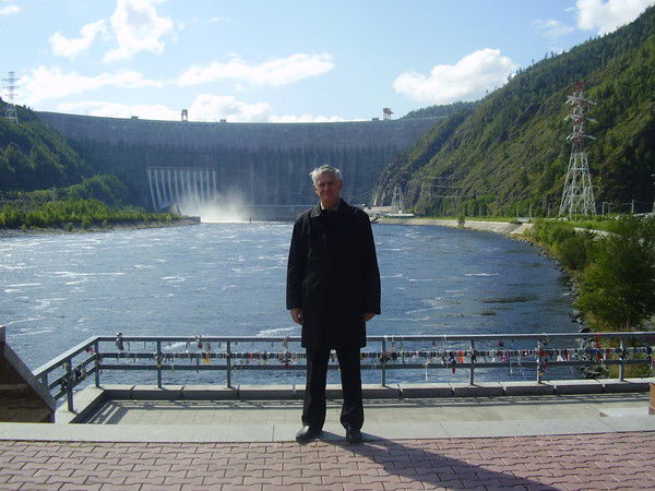 Василий Тютюнников