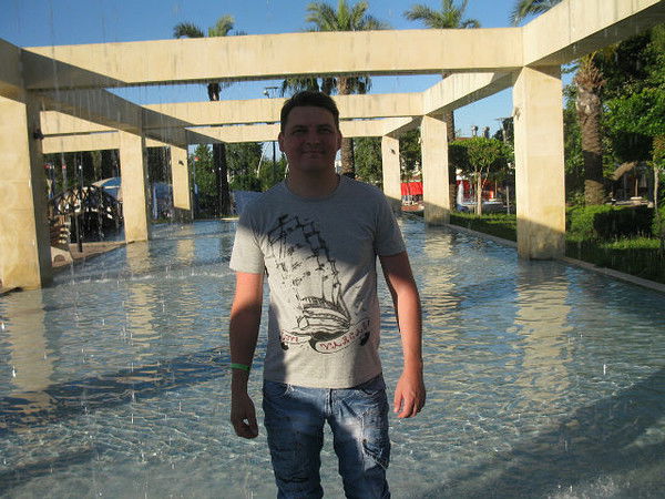 Андрей Тарасов