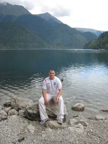 Артем Неустроев