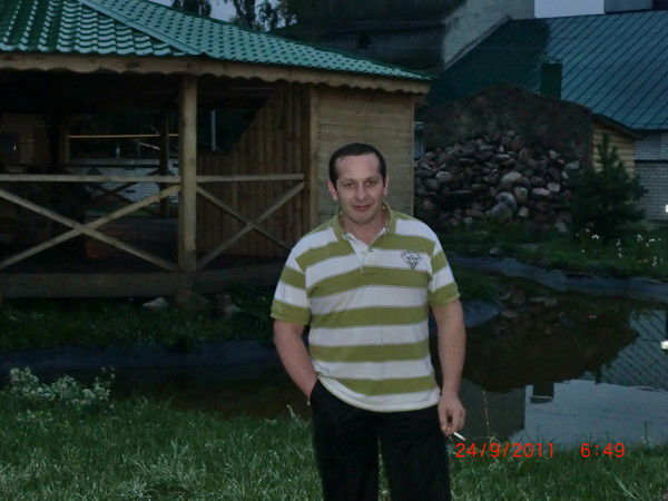 Тахa Ахматов