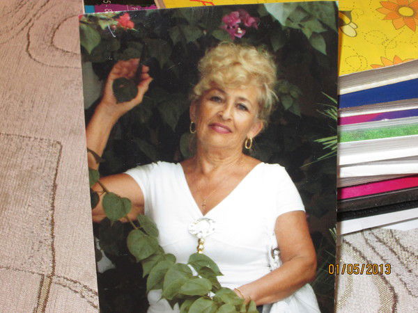 Елена Костина