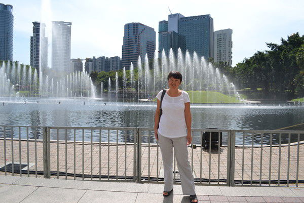 Бахыт Казгужина