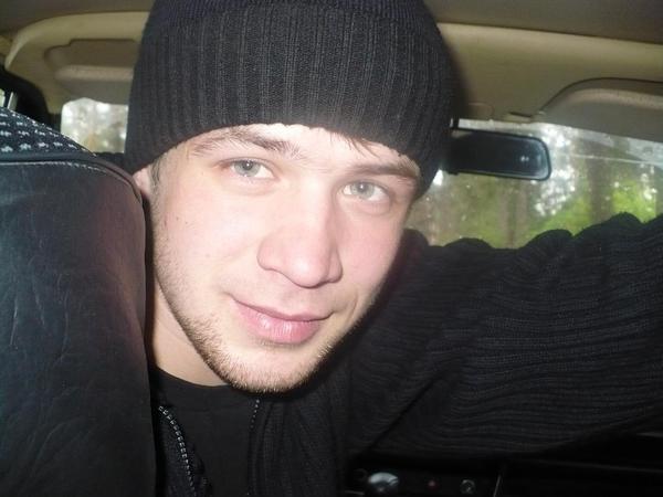 Женя Петров