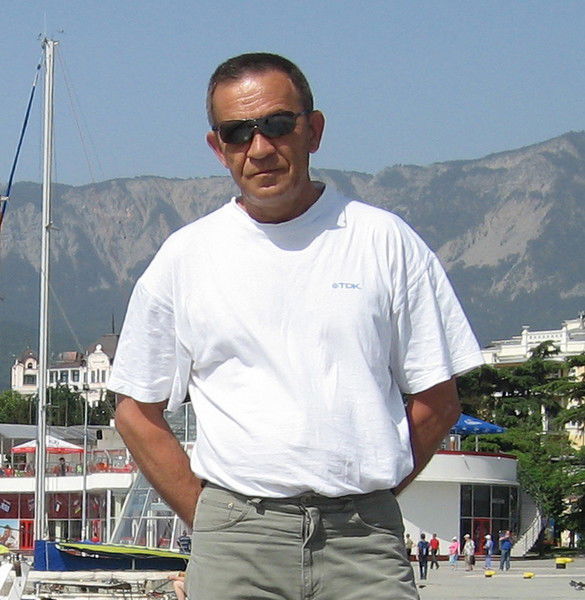 Виктор Алейников